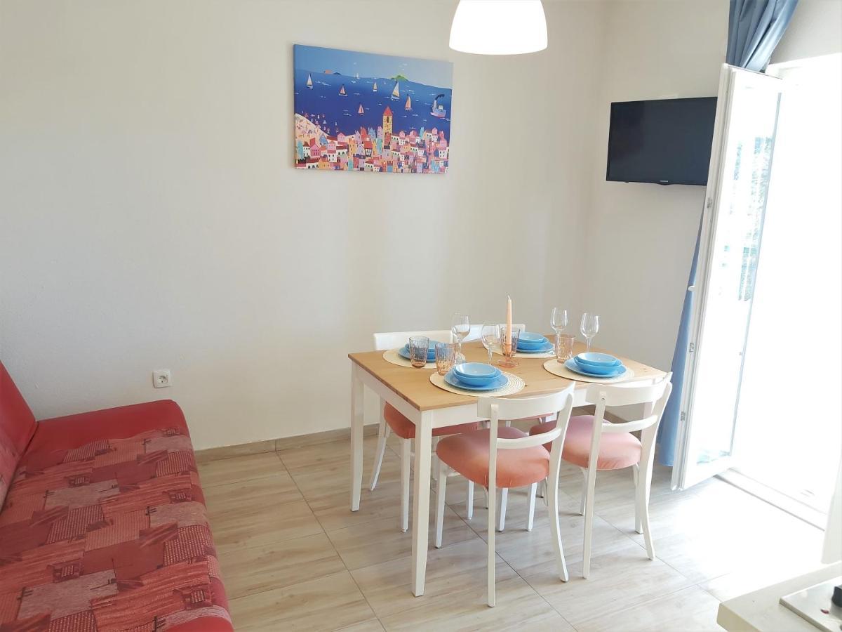 Nina * Gradac (Split-Dalmatia)